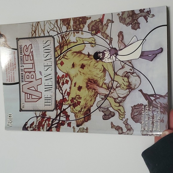 Fables Volumes 1 - 5 - Picture 13 of 15